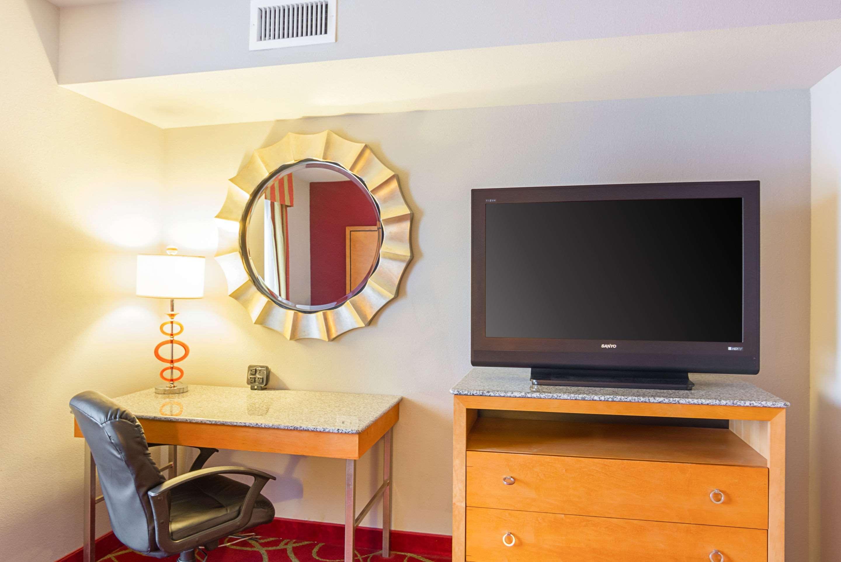 Comfort Suites At Virginia Center Commons Glen Allen Buitenkant foto