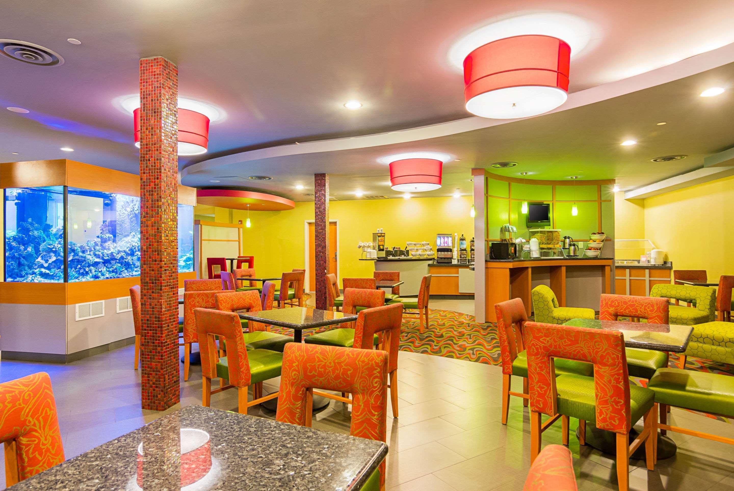 Comfort Suites At Virginia Center Commons Glen Allen Buitenkant foto