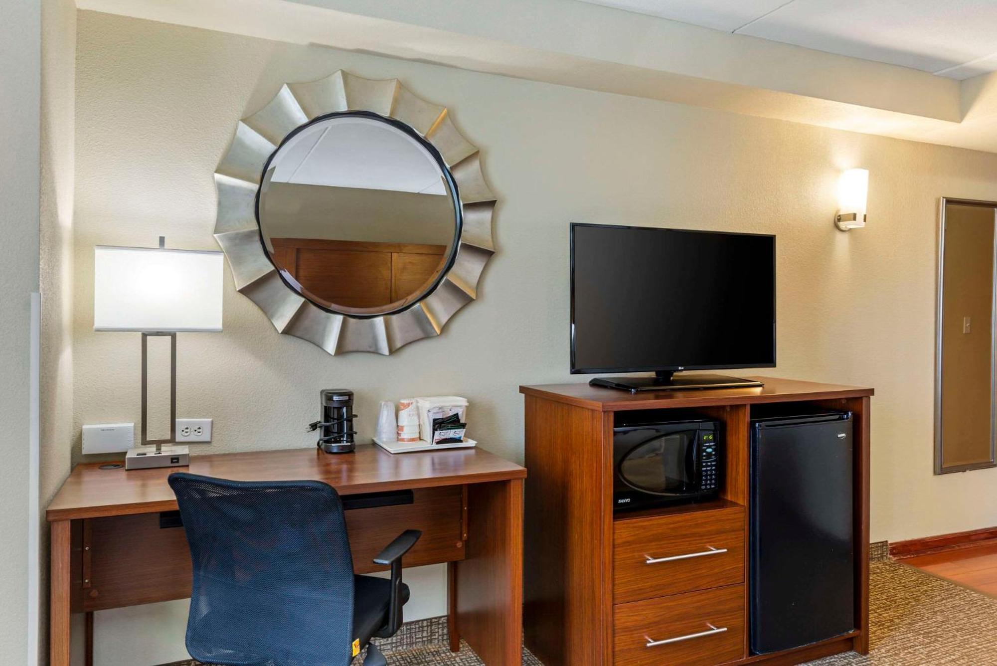 Comfort Suites At Virginia Center Commons Glen Allen Buitenkant foto