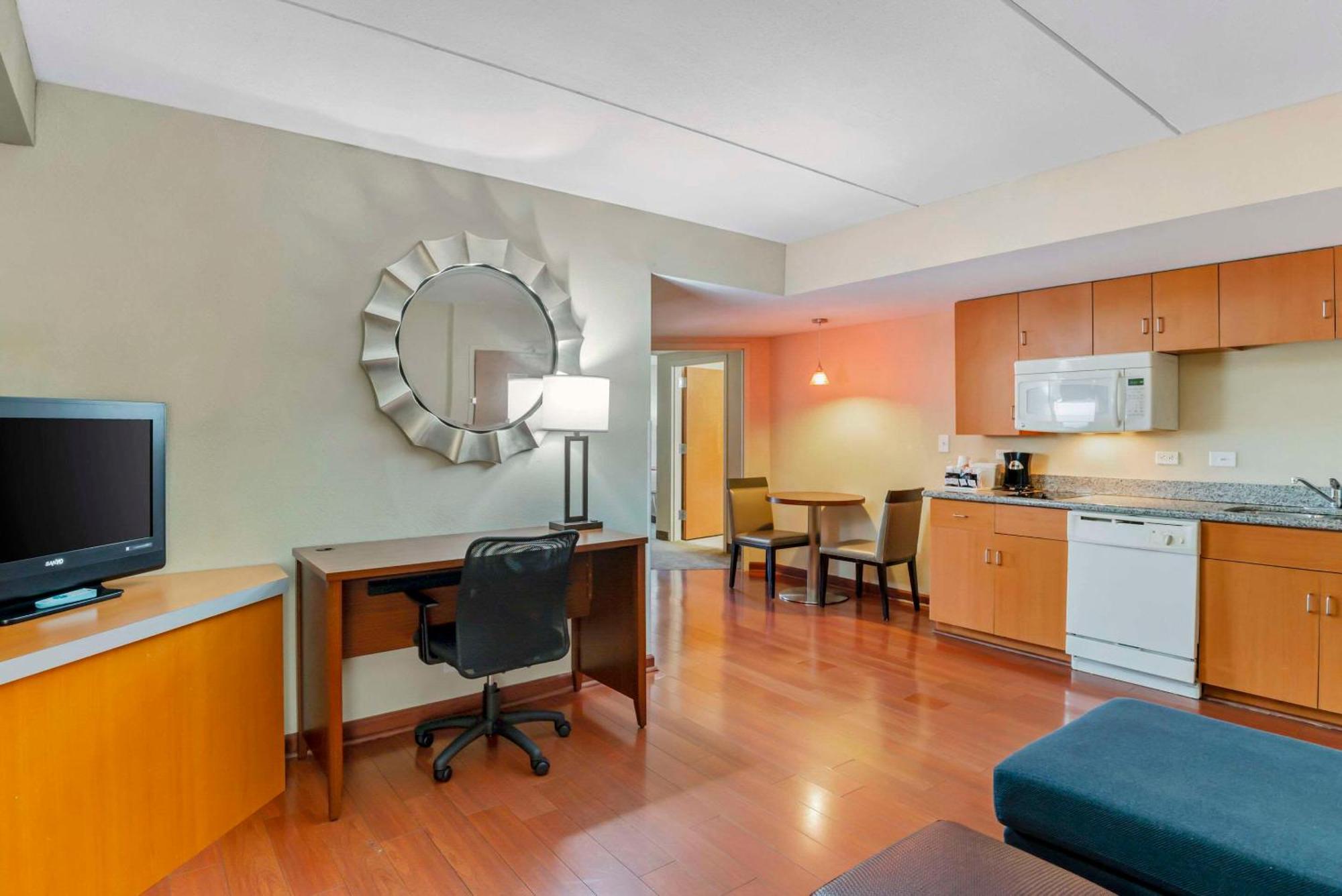 Comfort Suites At Virginia Center Commons Glen Allen Buitenkant foto
