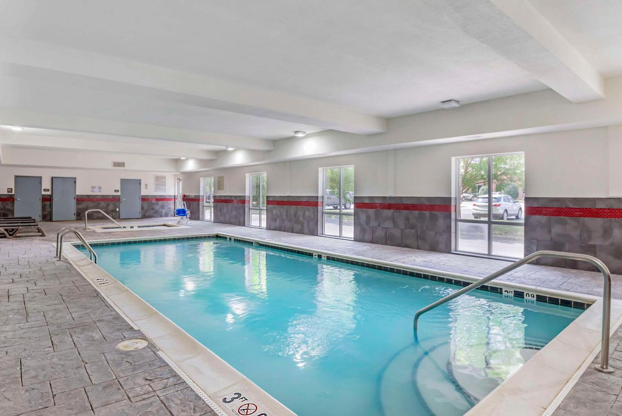 Comfort Suites At Virginia Center Commons Glen Allen Buitenkant foto